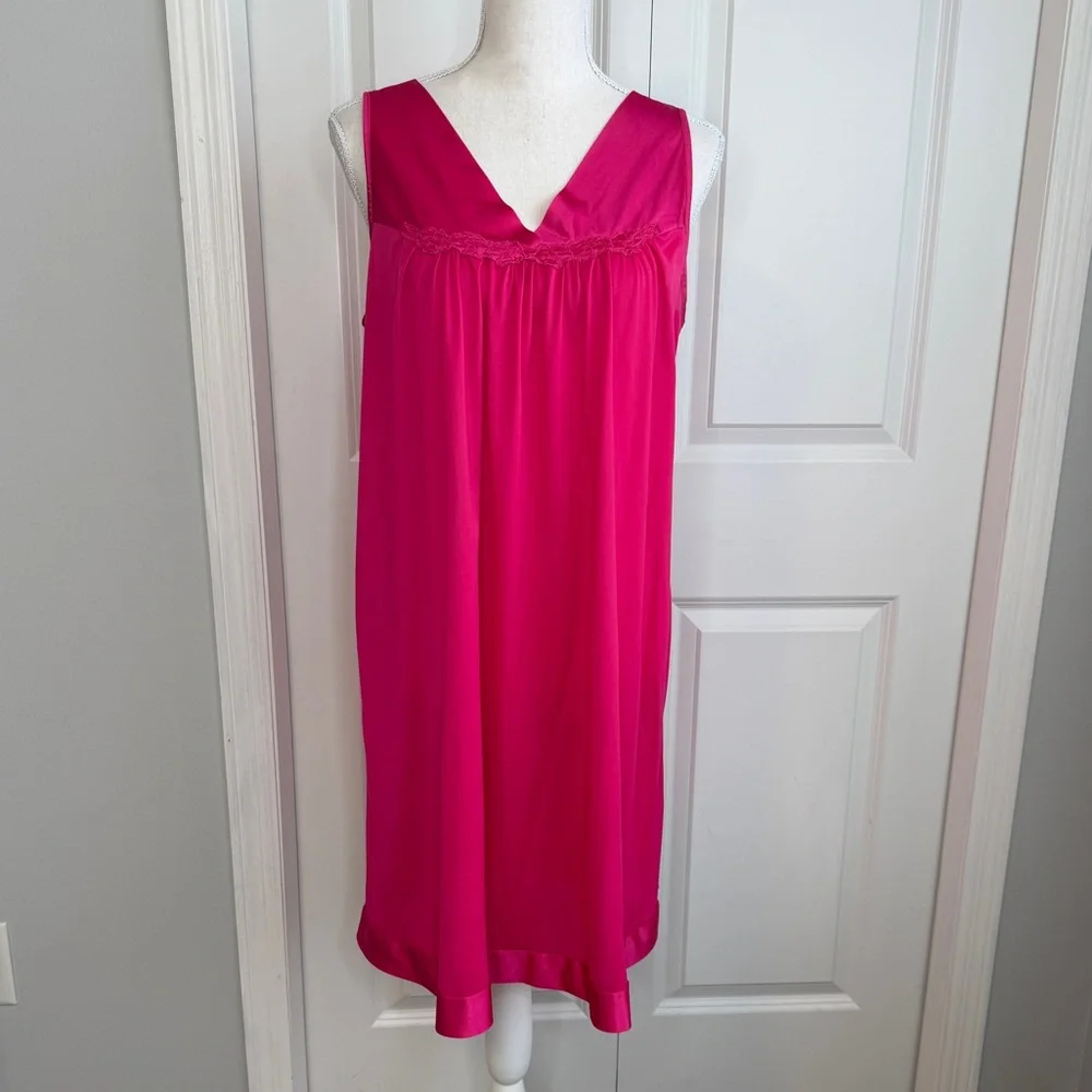 Vanity Fair Vintage Bright Pink Sleeveless Satin Nightgown Medium Floral Lace